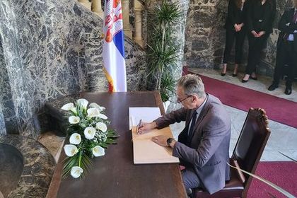 Посланик Петко Дойков се подписа в книгата за съболезнования в МВнР на Сърбия по повод трагедията в Основно училище "Владислав Рибникар" 