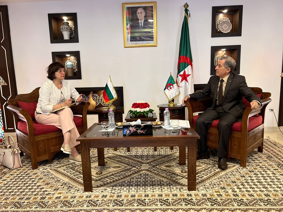 Посланик Марияна Бояджиева проведе среща с министъра на туризма и занаятите на Алжир