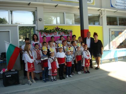 Посещение на посланик Христо Георгиев в съботно-неделното училище „Паисий Хилендарски” в Лимасол
