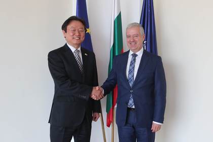 Министър Иван Кондов проведе прощална среща с посланика на Република Корея у нас Ли Хо-шик