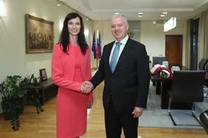 Ivan Kondov handed over power to the new Foreign Minister Maria Gabriel