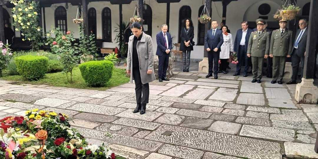 Посолството на Република България в Скопие почете паметта на революционера Гоце Делчев  